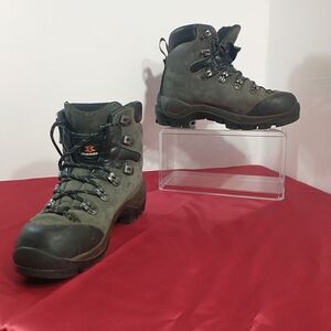 Garmont Dakota Mens SZ 5.5 Hiking Boots - Vibram Soles